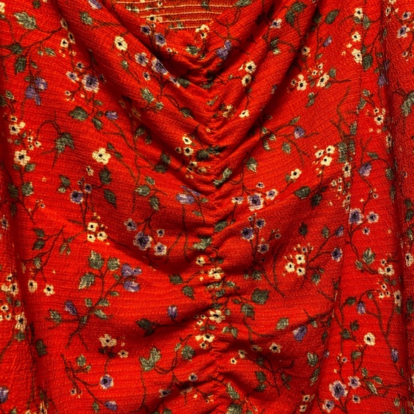 Shirred red floral top with sweetheart neckline NWT size 3X - Picture 4 of 6